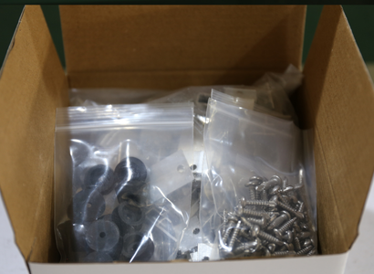 Gevel clips voor composiet incl. schroeven en bit, doos à 90 st.