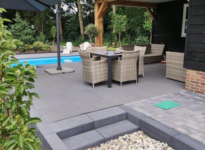 Traptrede 60x30x15 cm indus black kleurecht met facet